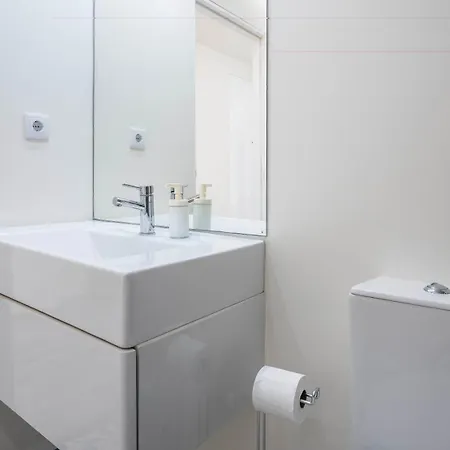 Trindadeflat W Ac By Lovelystay Porto