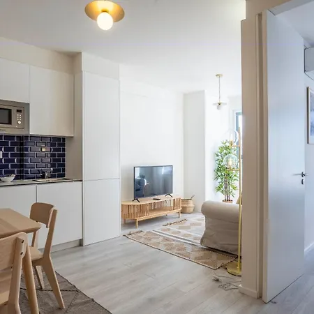 Trindadeflat W Ac By Lovelystay Porto
